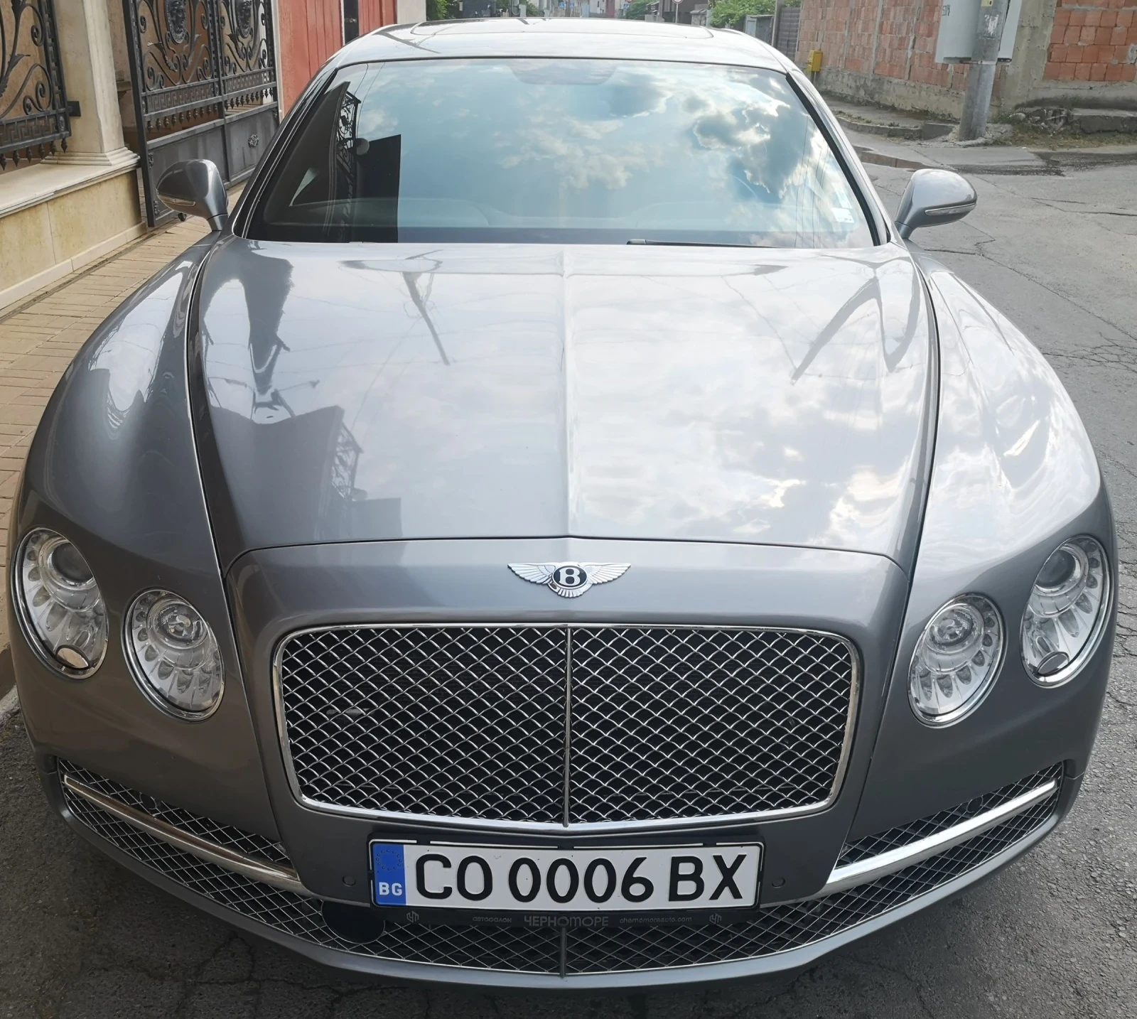 Bentley Flying Spur  - изображение 3