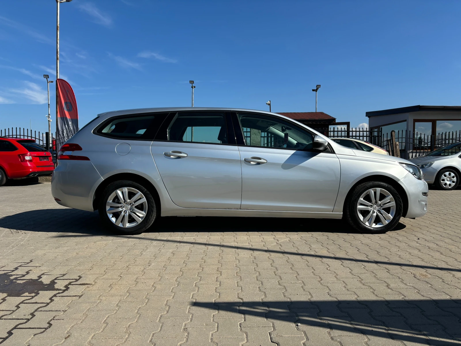 Peugeot 308 1.6D SW AUTOMATIC EURO 6B - изображение 6