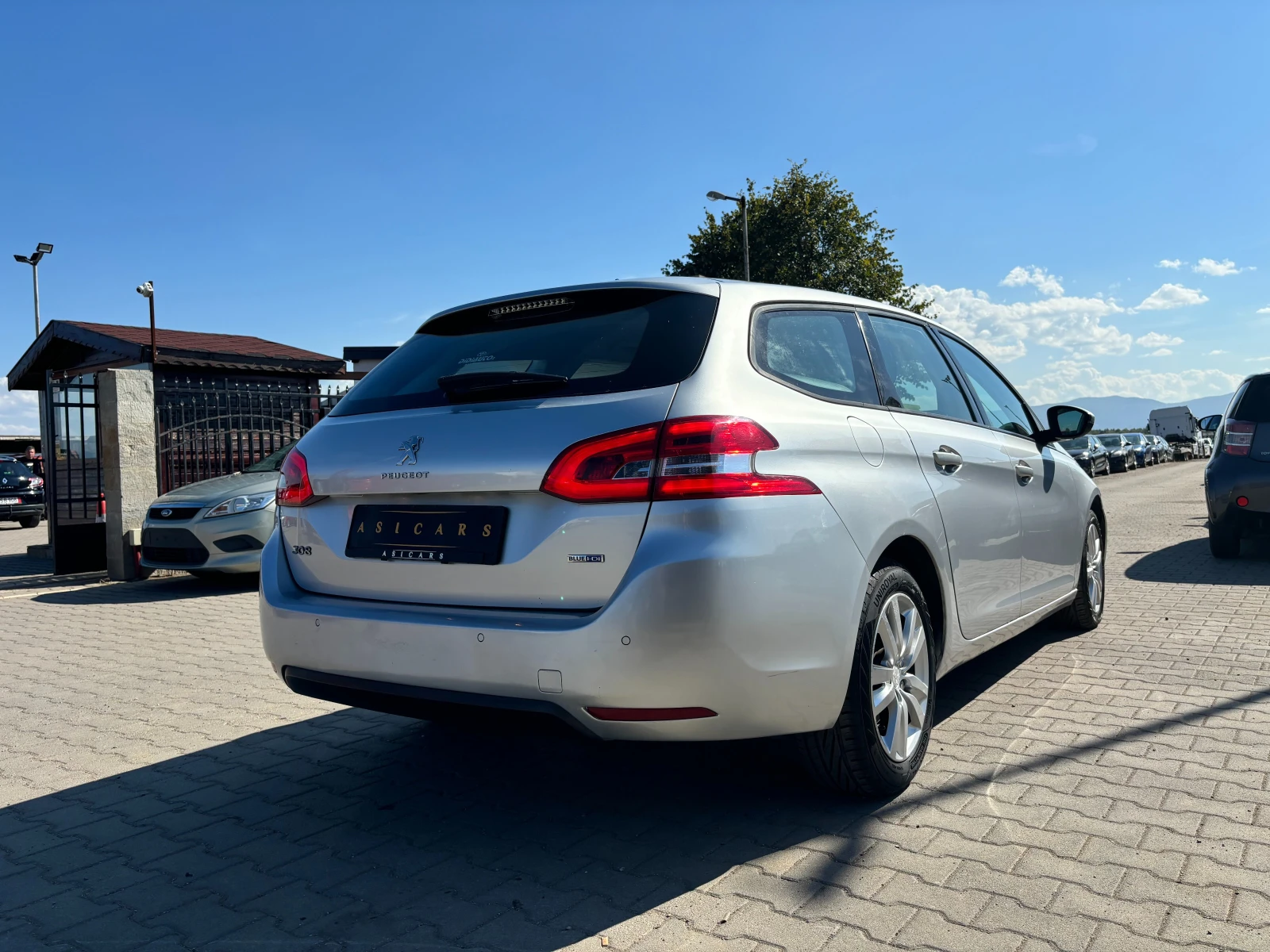 Peugeot 308 1.6D SW AUTOMATIC EURO 6B - изображение 5