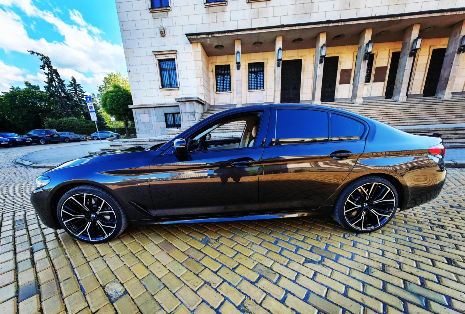 BMW 530 Xd, M-Competition, Facelift с история в BovaCar - изображение 3