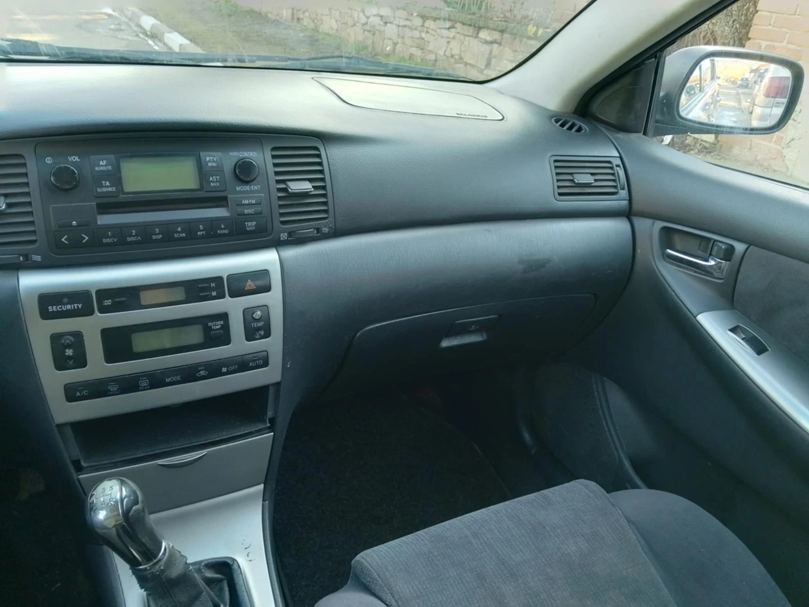 Toyota Corolla 2002 - изображение 6