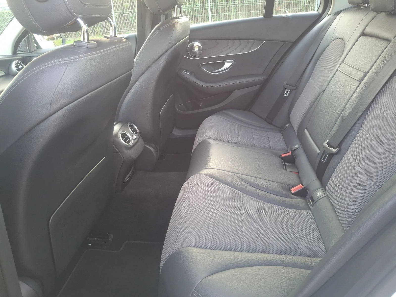 Mercedes-Benz C 180  - изображение 7