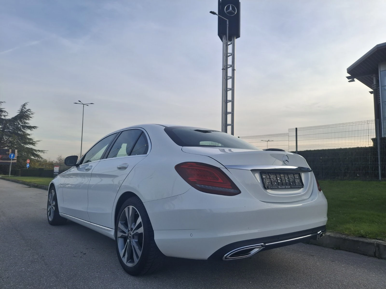 Mercedes-Benz C 180  - изображение 4