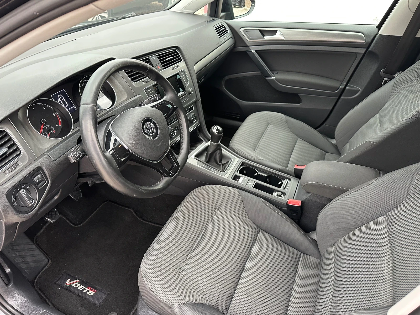 VW Golf 2.0tdi 150кс 4* 4, снимка 11 - Автомобили и джипове - 53905404