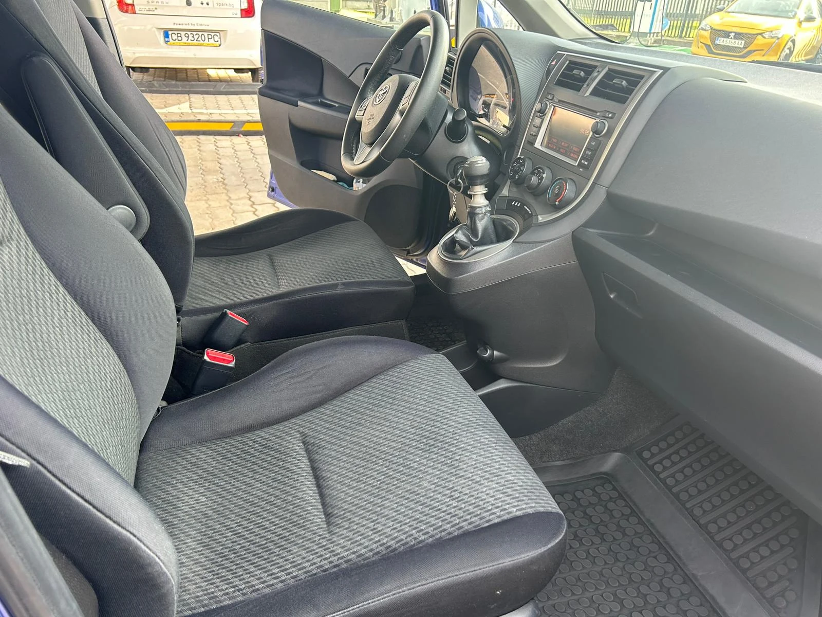 Toyota Verso S, снимка 16 - Автомобили и джипове - 54141027