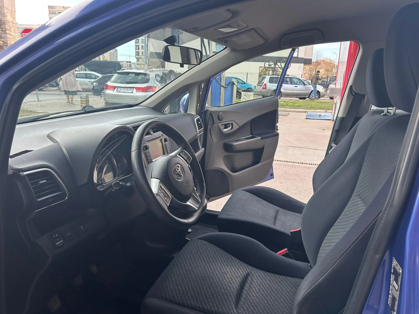 Toyota Verso S, снимка 14 - Автомобили и джипове - 54141027