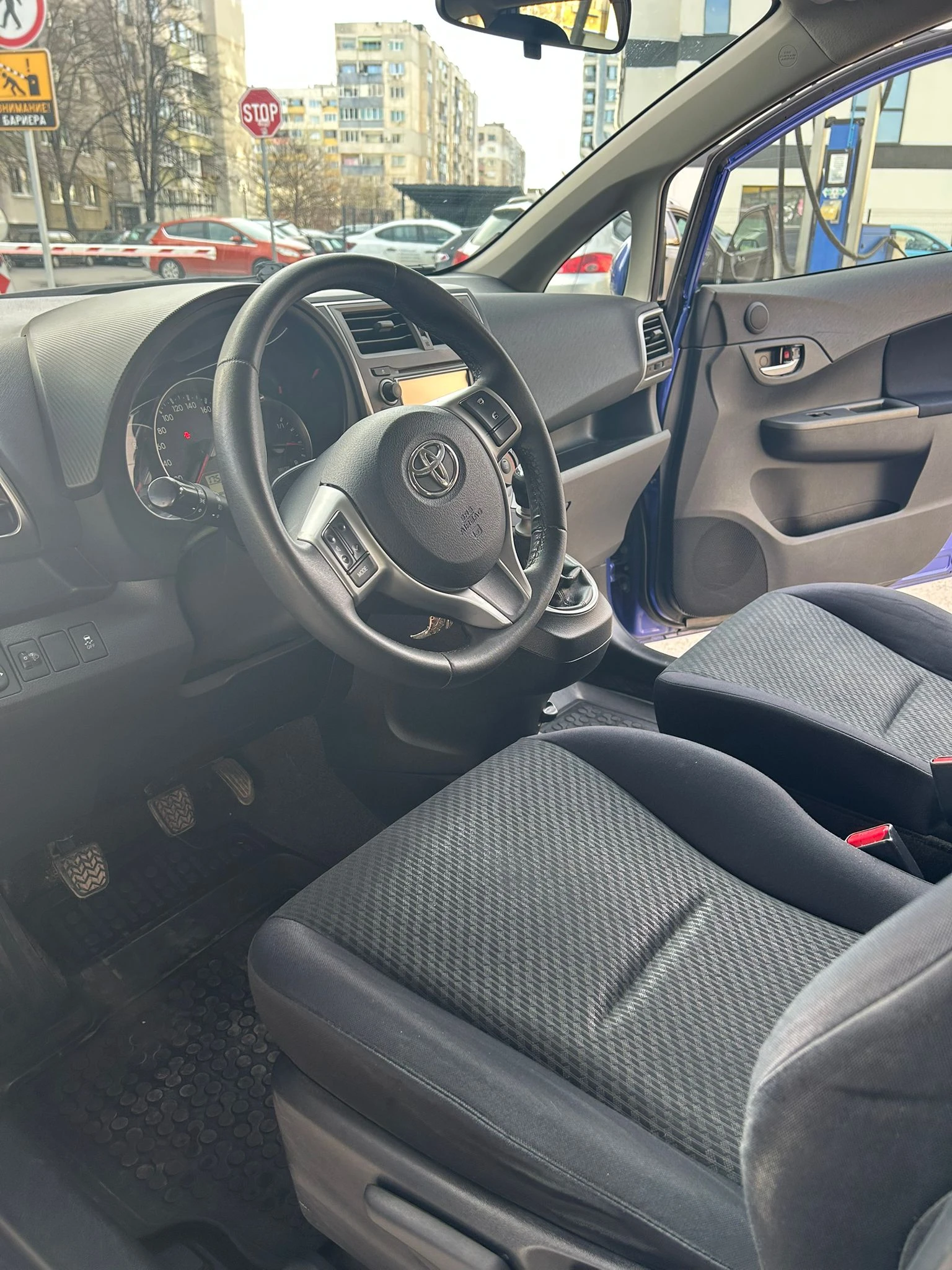 Toyota Verso S, снимка 13 - Автомобили и джипове - 54141027