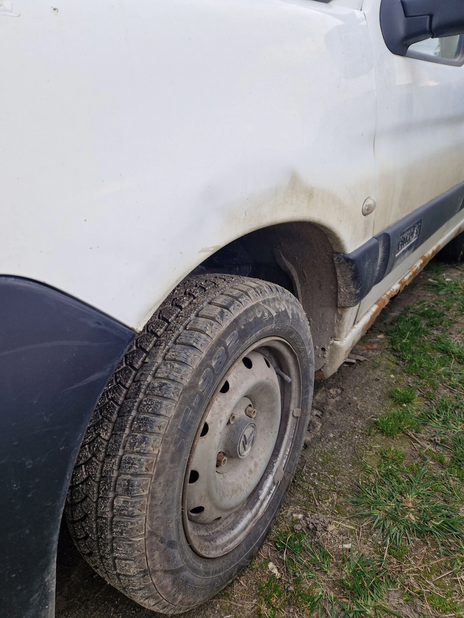 Citroen Berlingo 1.6 HDI, снимка 7 - Автомобили и джипове - 54150417