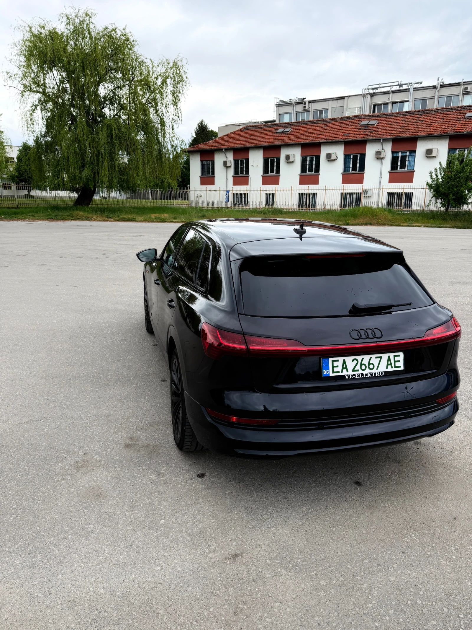Audi E-Tron Audi e-tron 55 quattro Sline Black Optics Panorama, снимка 4 - Автомобили и джипове - 54486680