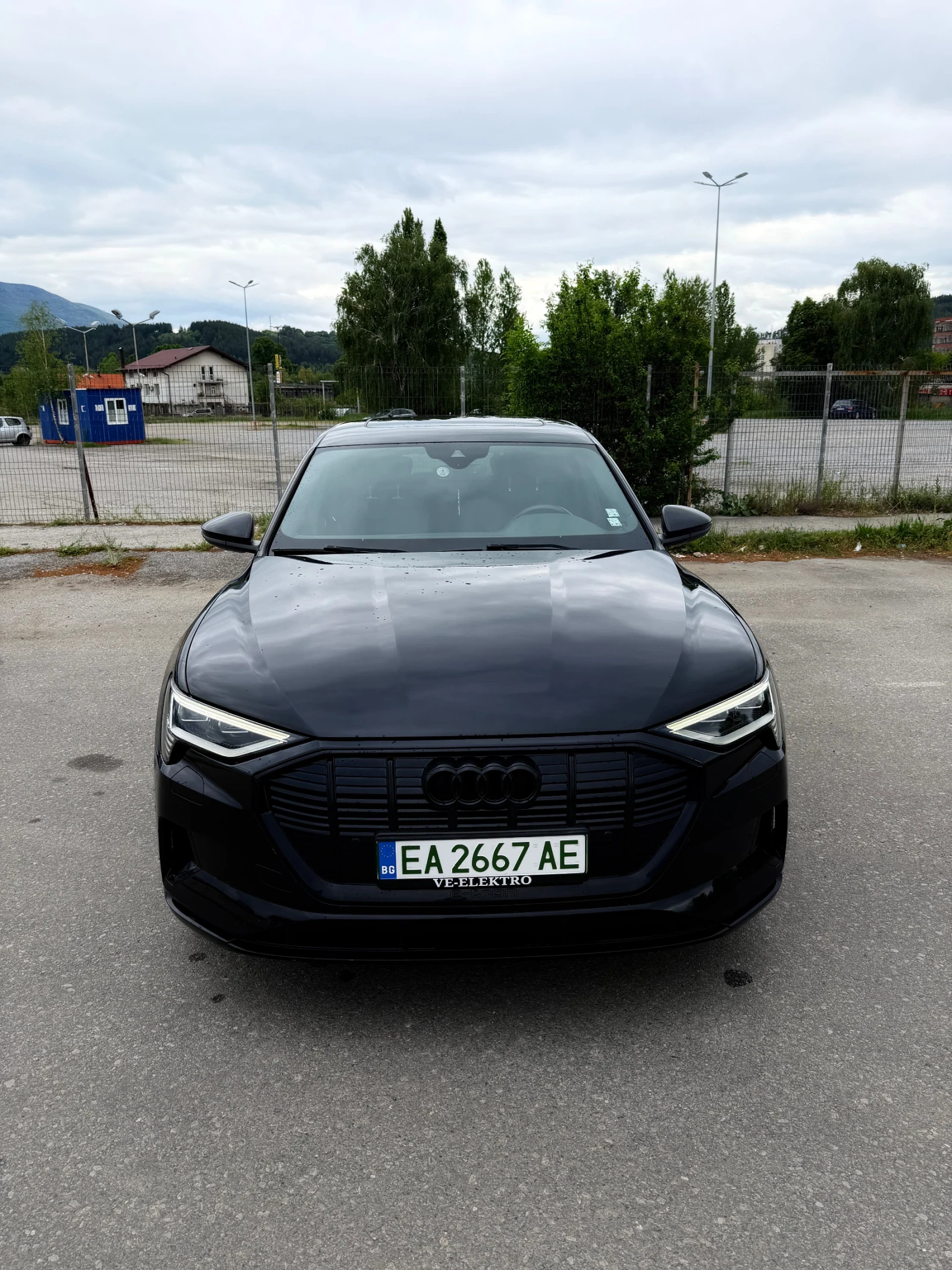 Audi E-Tron Audi e-tron 55 quattro Sline Black Optics Panorama, снимка 2 - Автомобили и джипове - 54486680