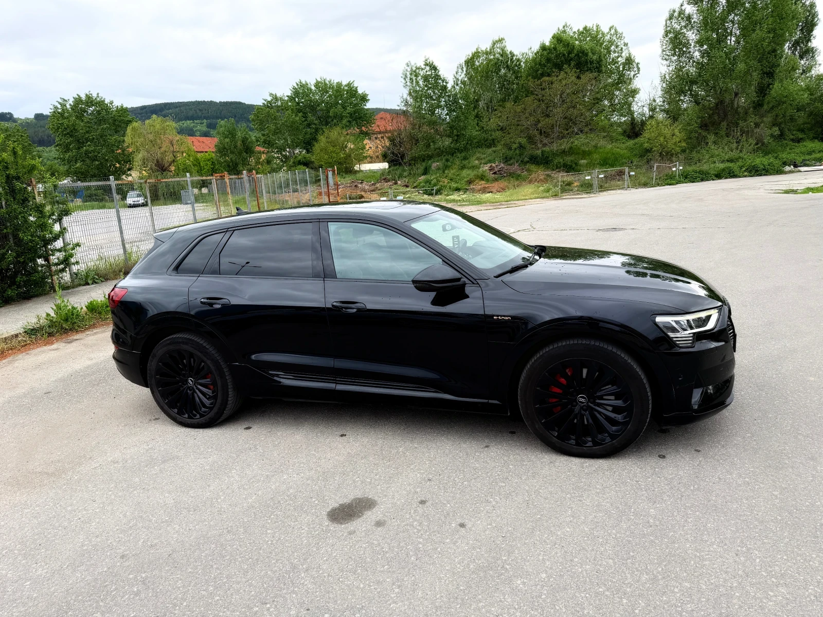 Audi E-Tron Audi e-tron 55 quattro Sline Black Optics Panorama, снимка 3 - Автомобили и джипове - 54486680