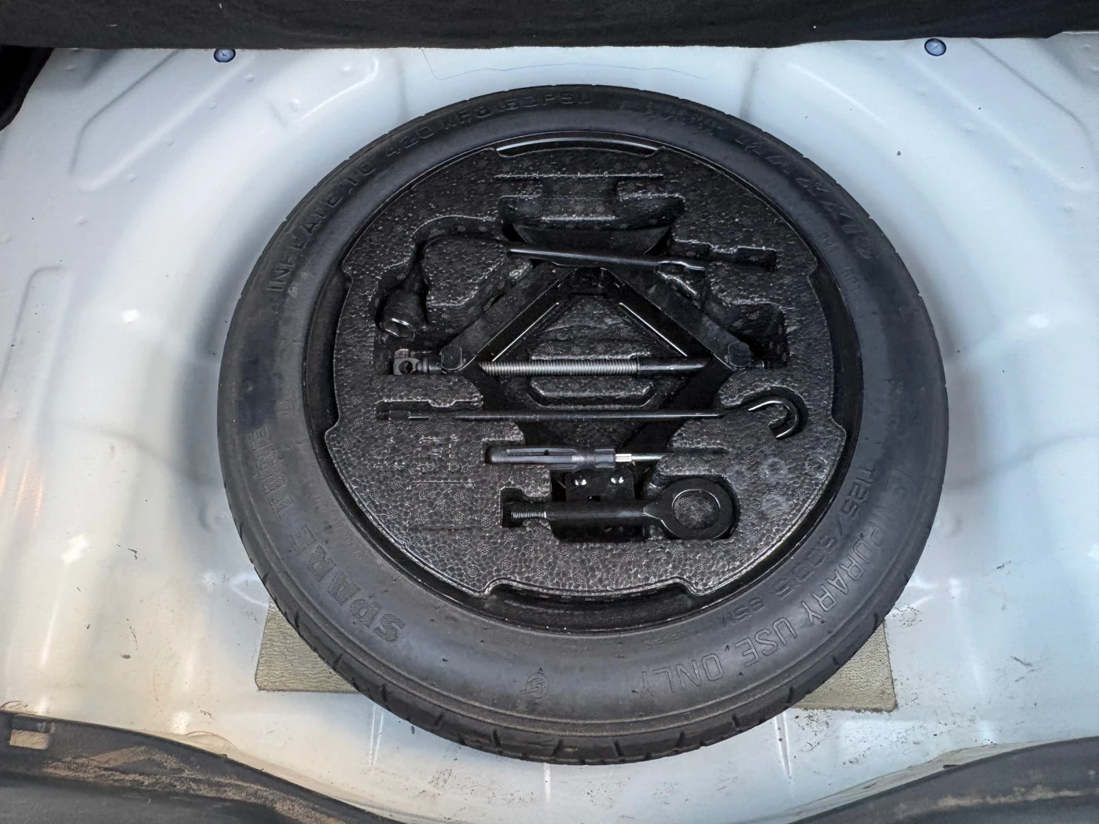 Hyundai I30 1.4 Бензин, снимка 15 - Автомобили и джипове - 55071873