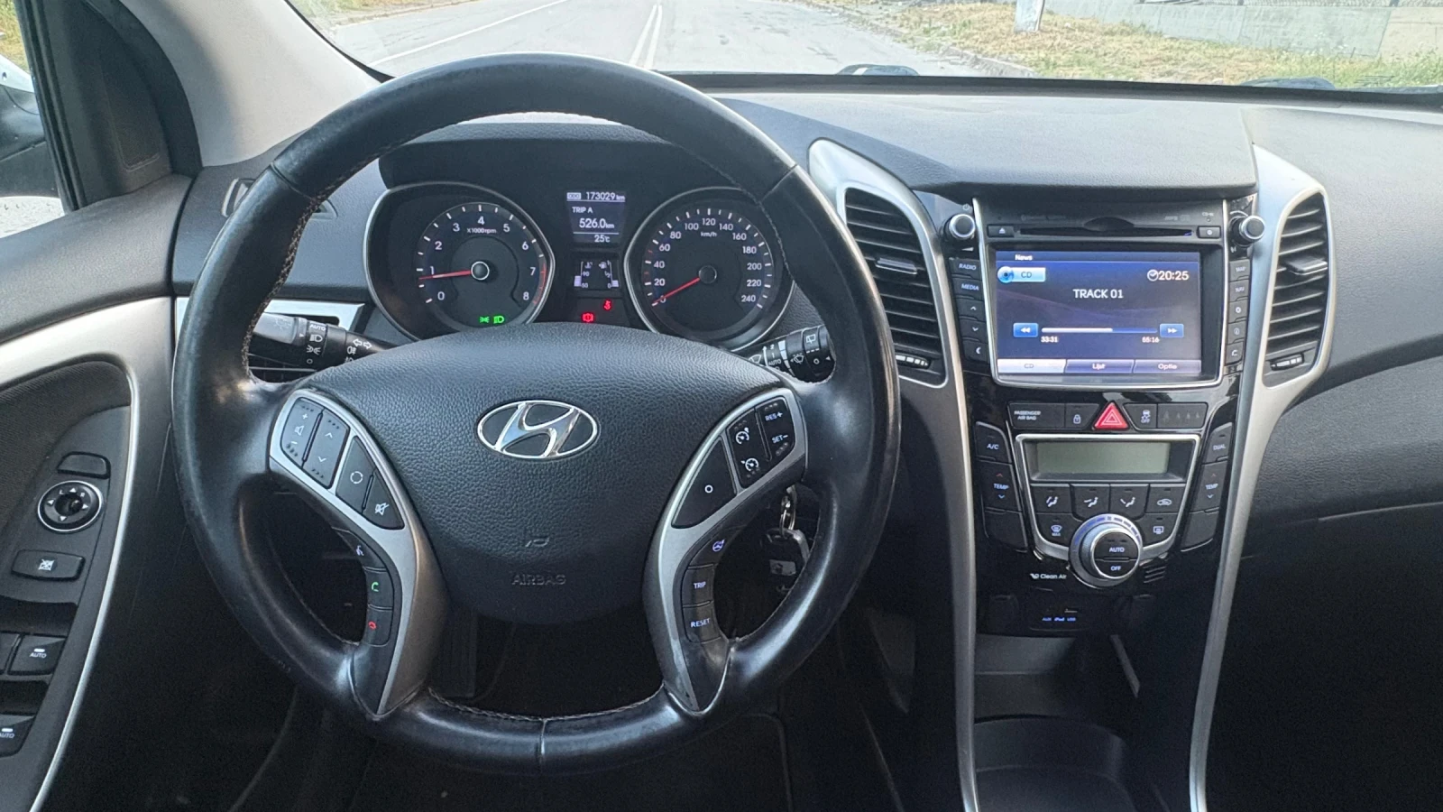 Hyundai I30 1.4 Бензин, снимка 8 - Автомобили и джипове - 55071873
