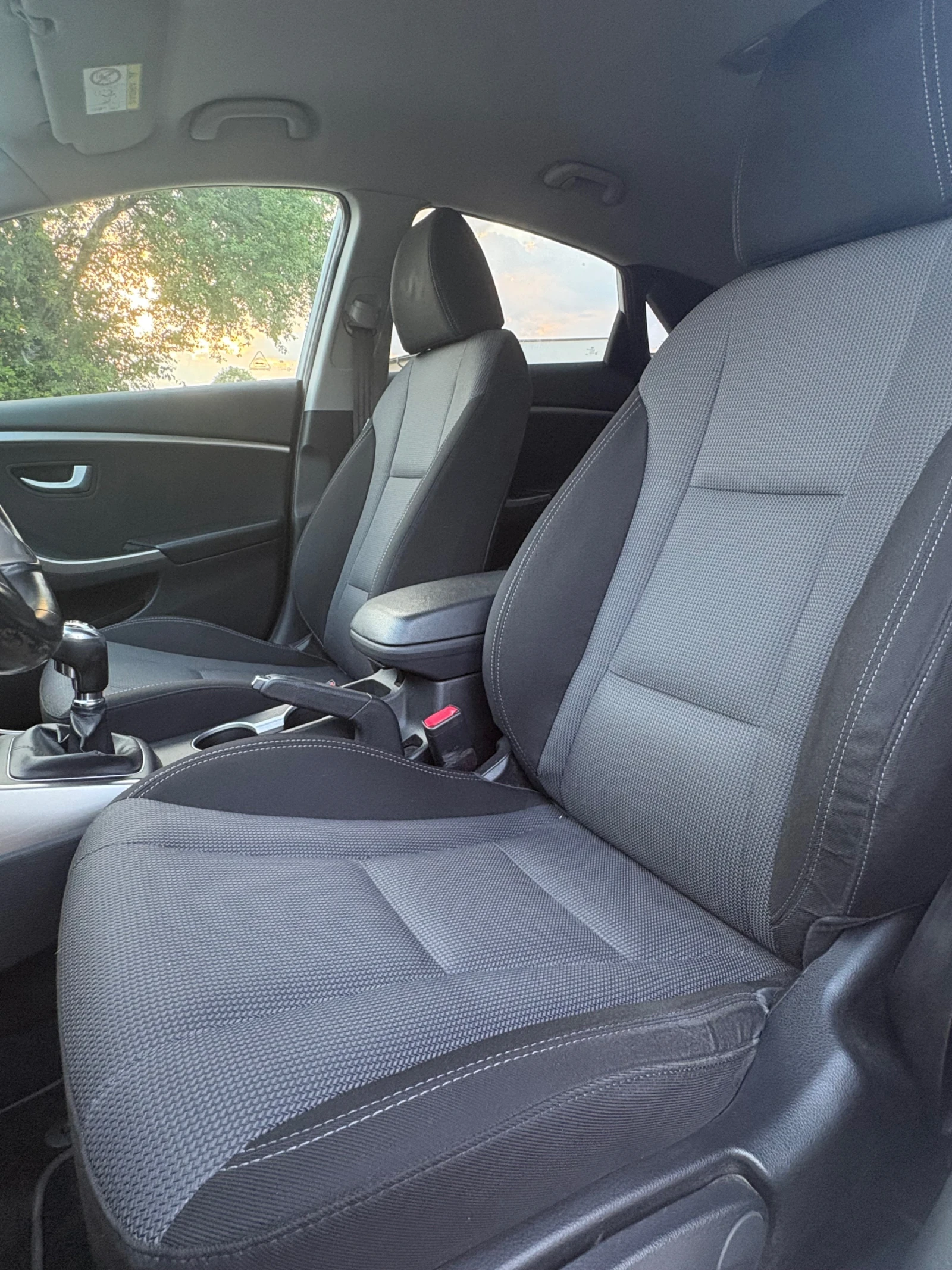 Hyundai I30 1.4 Бензин, снимка 9 - Автомобили и джипове - 55071873