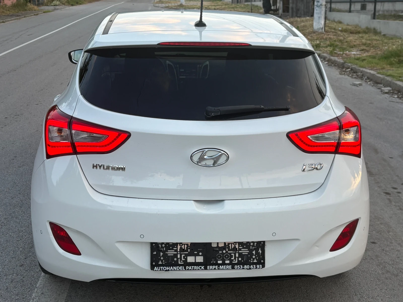 Hyundai I30 1.4 Бензин, снимка 6 - Автомобили и джипове - 55071873