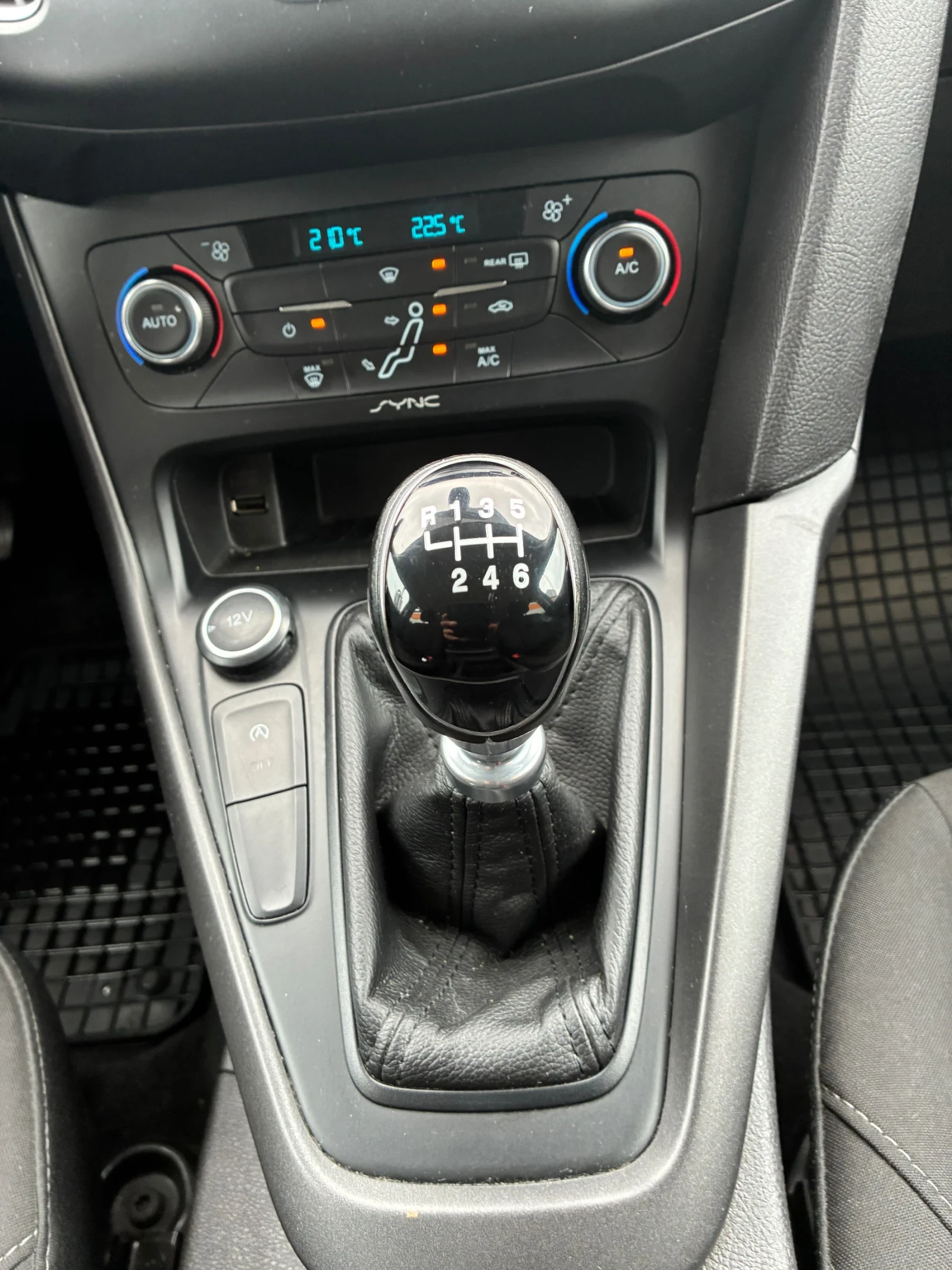 Ford Focus 1.0 EcobBoost 125 к.с., снимка 9 - Автомобили и джипове - 55236044