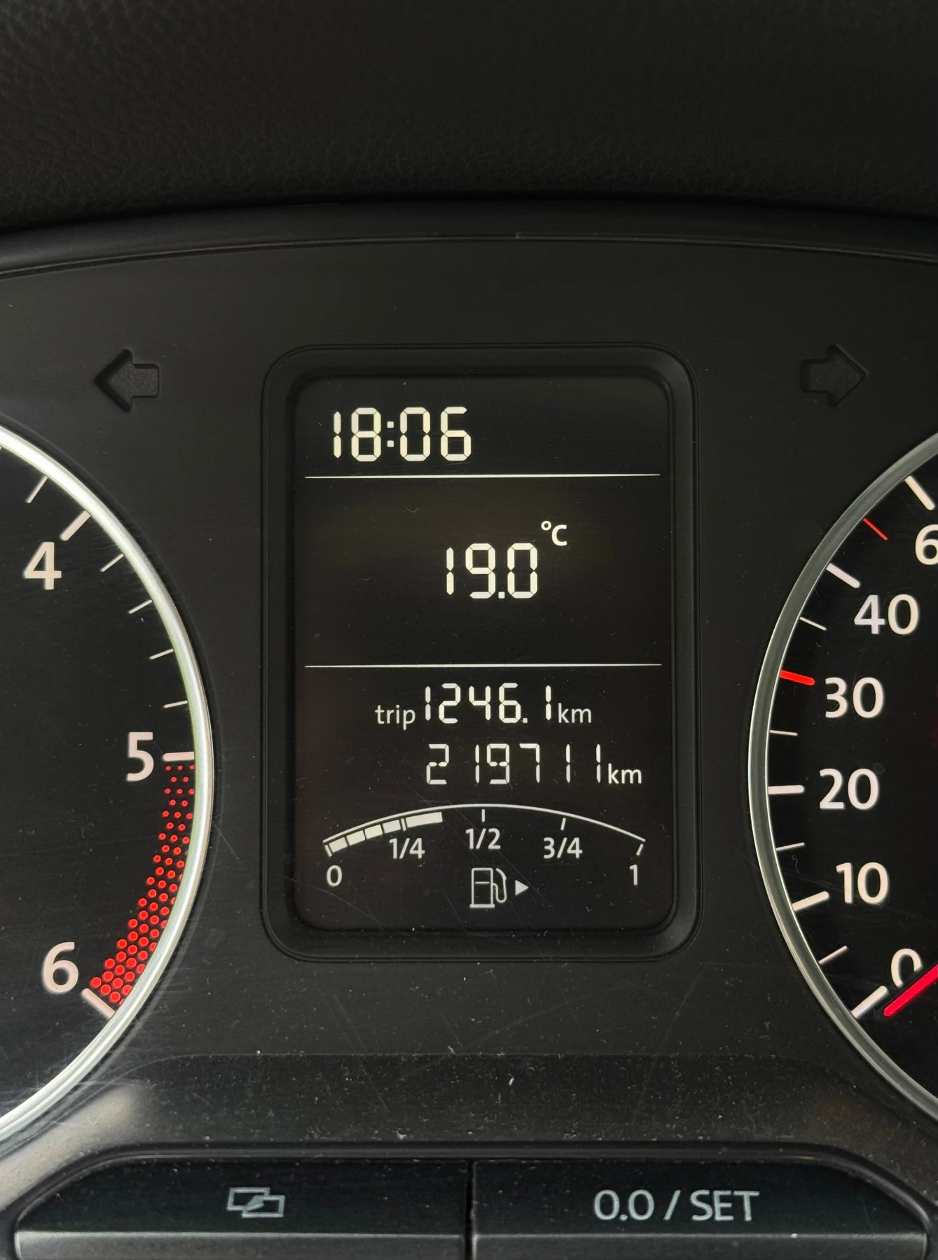 VW Polo TDI 1.6, снимка 9 - Автомобили и джипове - 55251605