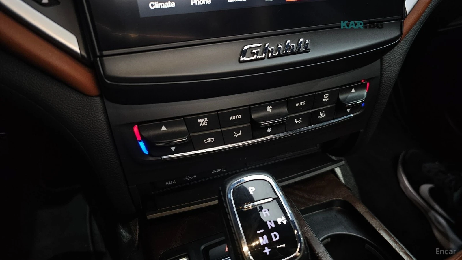 Maserati Ghibli * 3.0* КОЖА* ПОДГРЕВ* ШИБИДАХ* КАМЕРА* NAVI* , снимка 15 - Автомобили и джипове - 55311100