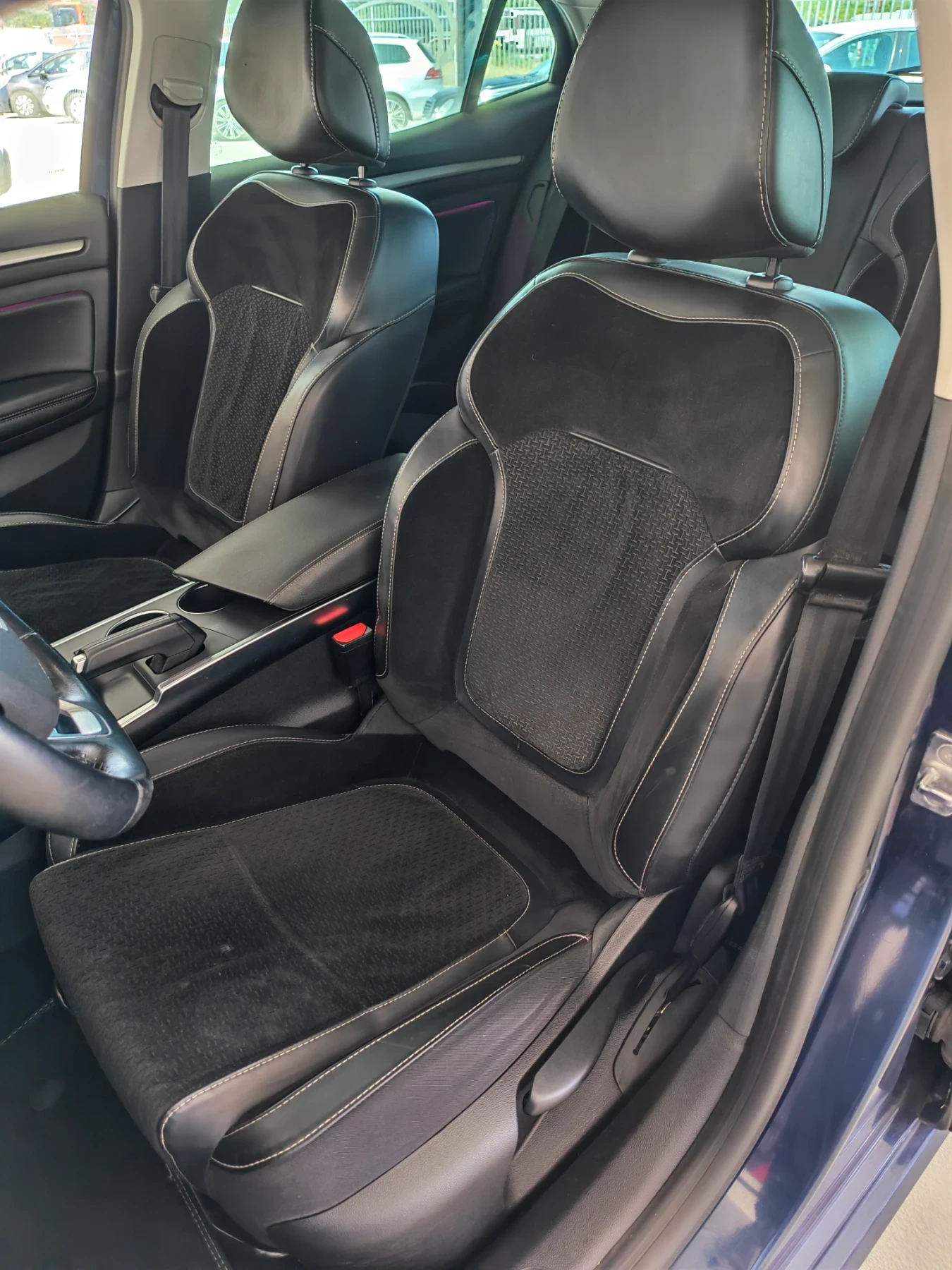 Renault Megane 1.5 110кс AUTOMAT FULL 140000km TOP, снимка 10 - Автомобили и джипове - 55624351