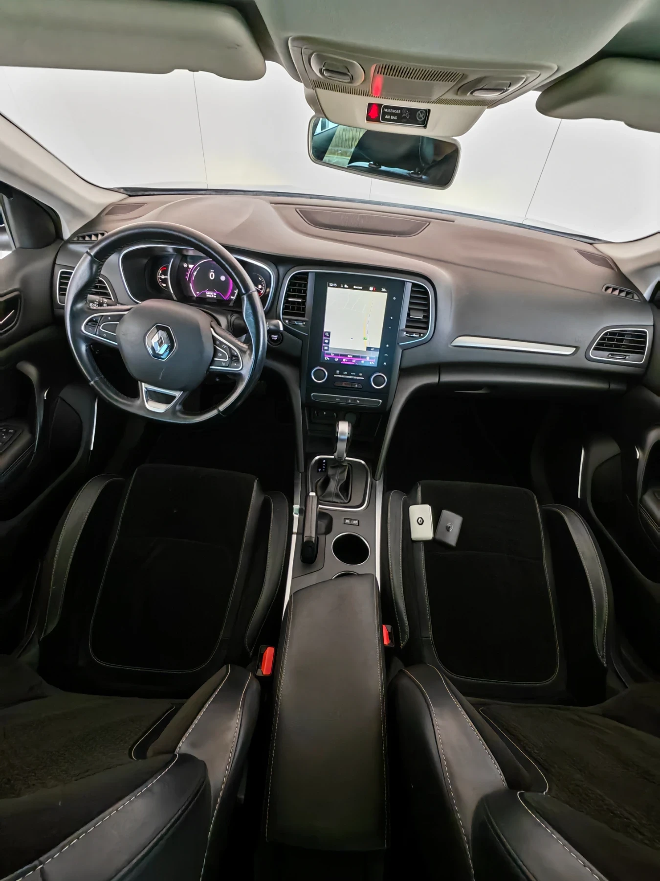 Renault Megane 1.5 110кс AUTOMAT FULL 140000km TOP, снимка 13 - Автомобили и джипове - 55624351