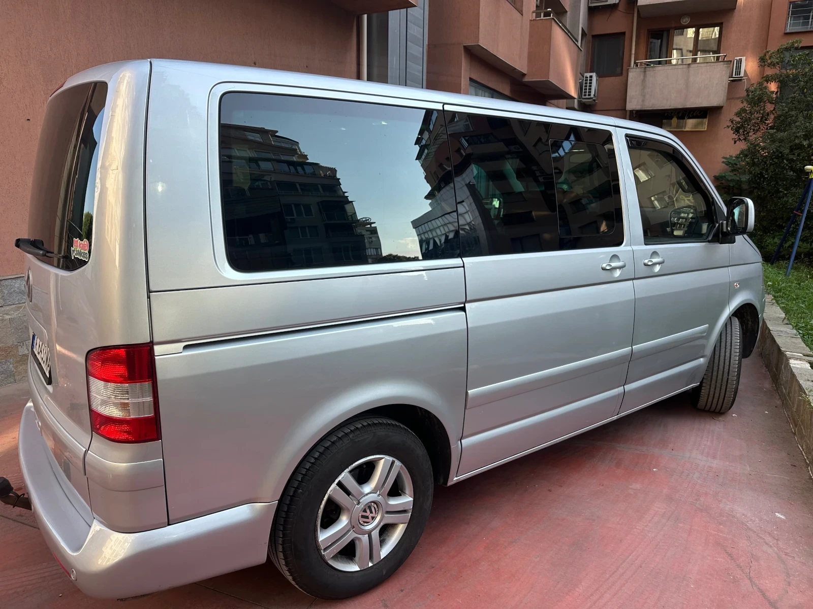 VW Multivan T5 Highline , снимка 3 - Автомобили и джипове - 56464820