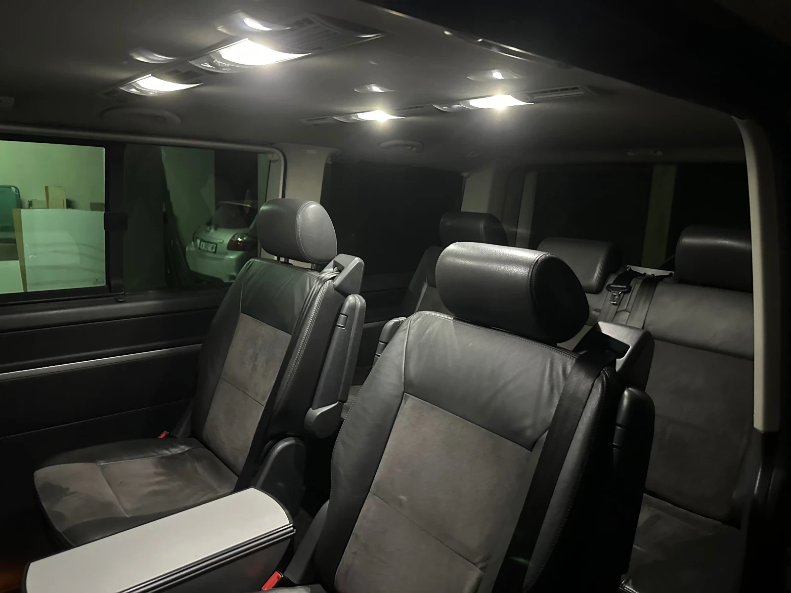 VW Multivan T5 Highline , снимка 6 - Автомобили и джипове - 56464820