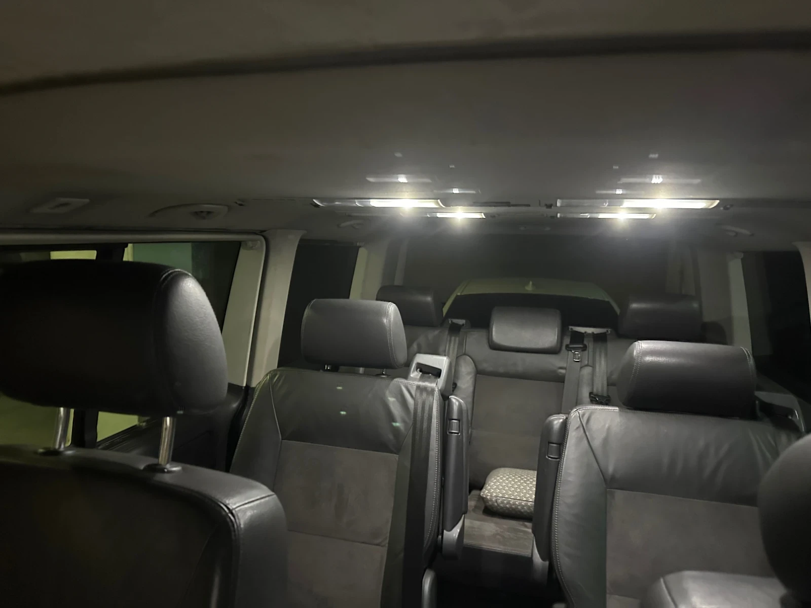 VW Multivan T5 Highline , снимка 7 - Автомобили и джипове - 56464820