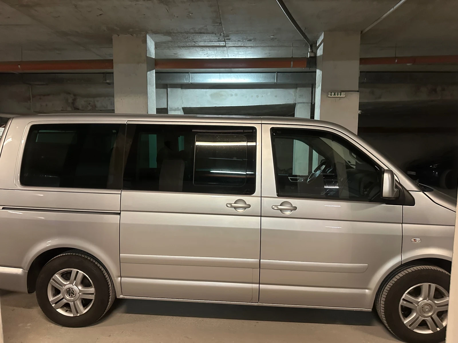 VW Multivan T5 Highline , снимка 4 - Автомобили и джипове - 56464820