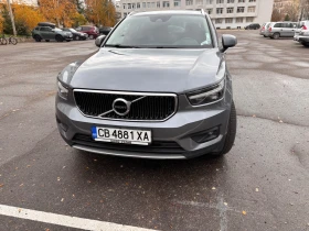 Volvo XC40 Momentum AWD, снимка 2