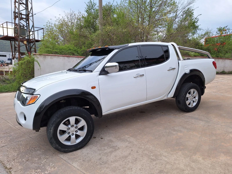 Mitsubishi L200, снимка 2 - Автомобили и джипове - 46967018