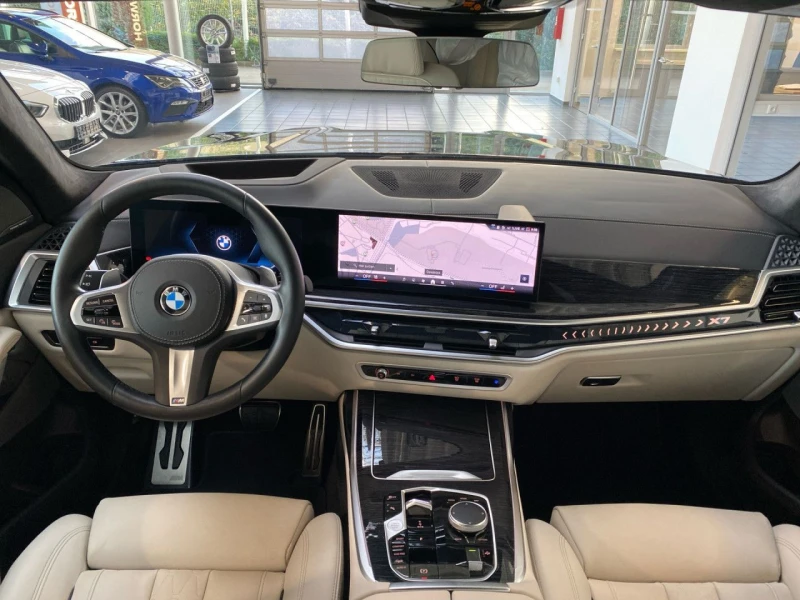 BMW X7 40i/FACELIFT/M-SPORT PRO/H&K/HUD/PANO/ICONIC GLOW/, снимка 10 - Автомобили и джипове - 48024309