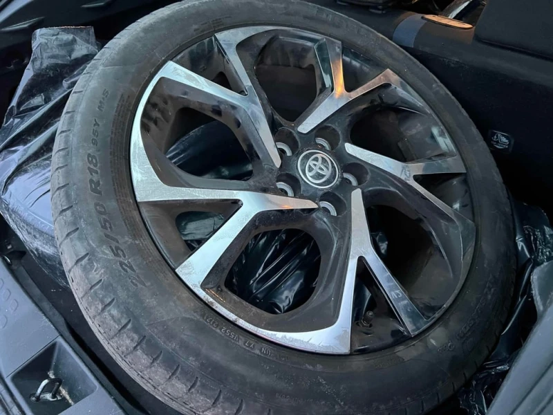 Toyota C-HR * FWD * CARFAX * БЕЗ ПЪРВОНАЧАЛНА ВНОСКА, снимка 13 - Автомобили и джипове - 52891122