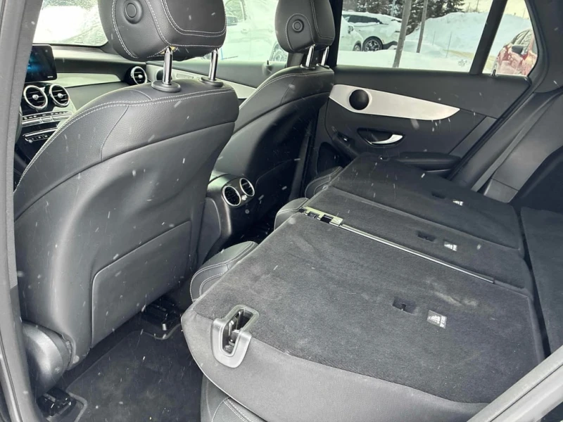 Mercedes-Benz GLC 300 * CARFAX * БЕЗ ПЪРВОНАЧАЛНА ВНОСКА, снимка 12 - Автомобили и джипове - 53251706