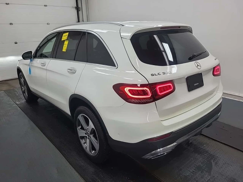 Mercedes-Benz GLC 300 4MATIC | PANO | 360  | KEYLESS | OFFROAD | CARFAX, снимка 4 - Автомобили и джипове - 53580745