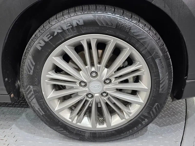 Hyundai Kona 1.6Т, снимка 5 - Автомобили и джипове - 54253017