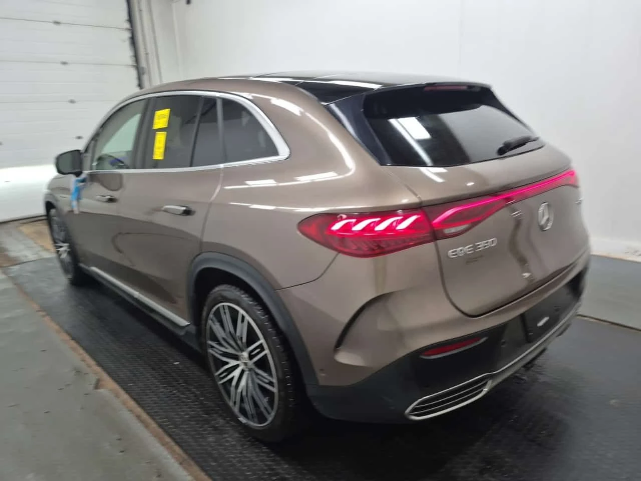 Mercedes-Benz EQE  350 | BURMESTER | CARFAX, снимка 4 - Автомобили и джипове - 53805498