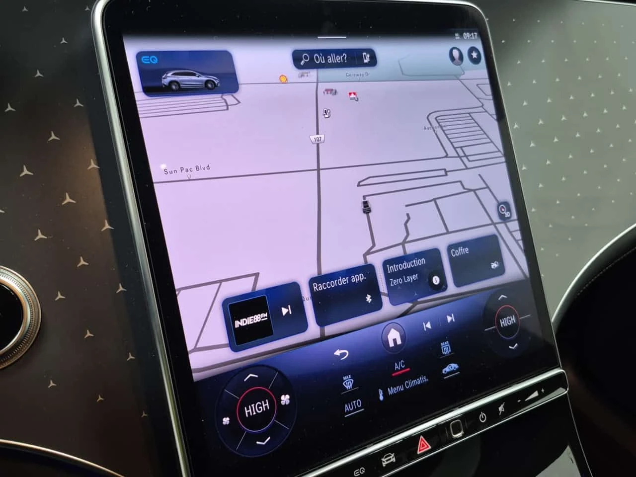 Mercedes-Benz EQE  350 | BURMESTER | CARFAX, снимка 11 - Автомобили и джипове - 53805498