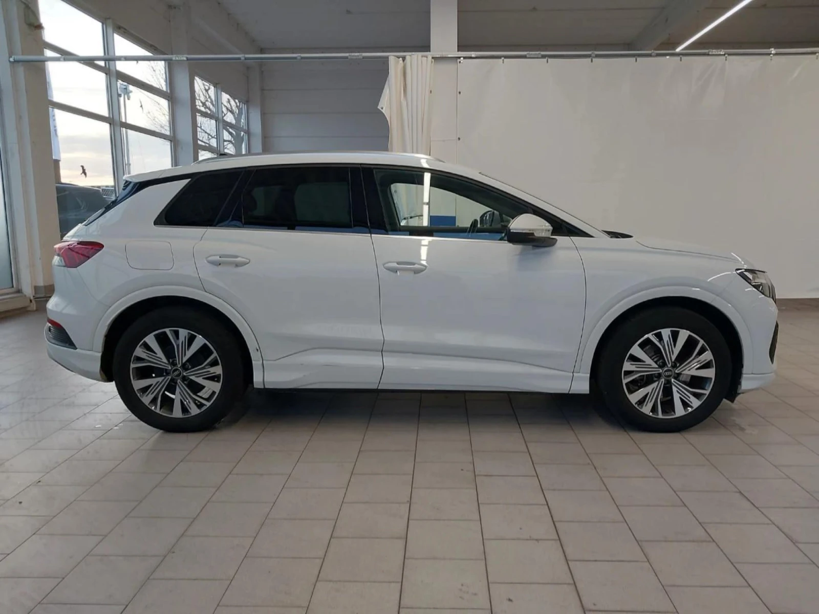 Audi Q4 E tron, снимка 3 - Автомобили и джипове - 54209959