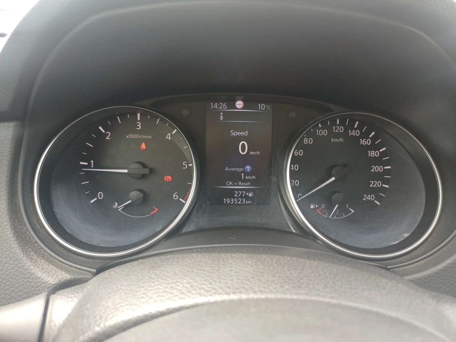 Nissan Qashqai 1.5dci, снимка 16 - Автомобили и джипове - 54193280