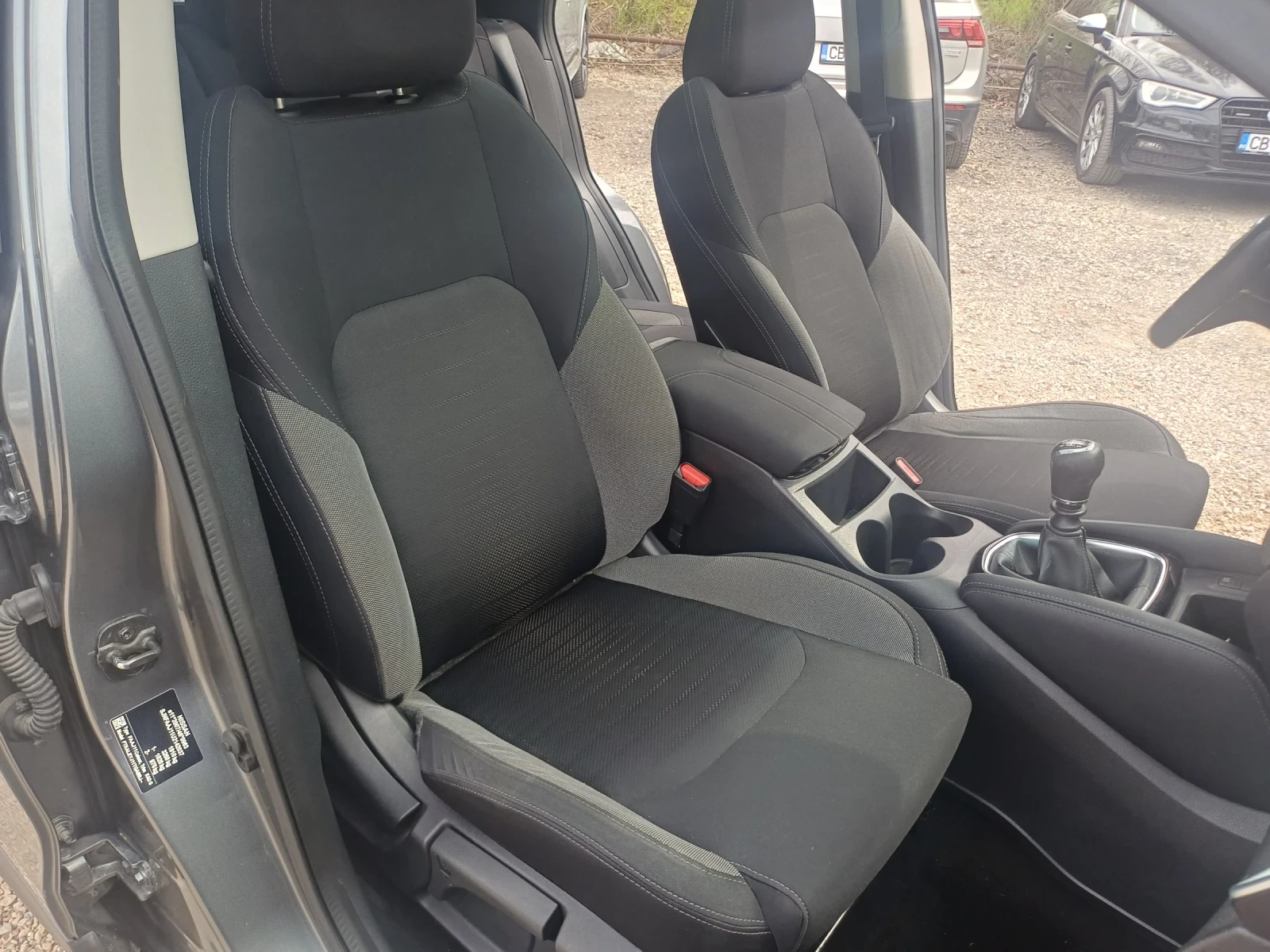 Nissan Qashqai 1.5dci, снимка 12 - Автомобили и джипове - 54193280