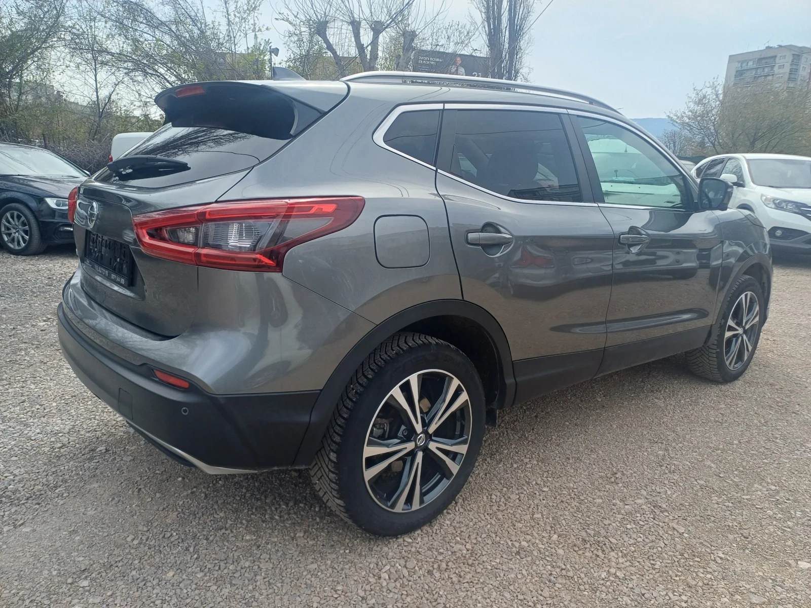 Nissan Qashqai 1.5dci, снимка 5 - Автомобили и джипове - 54193280