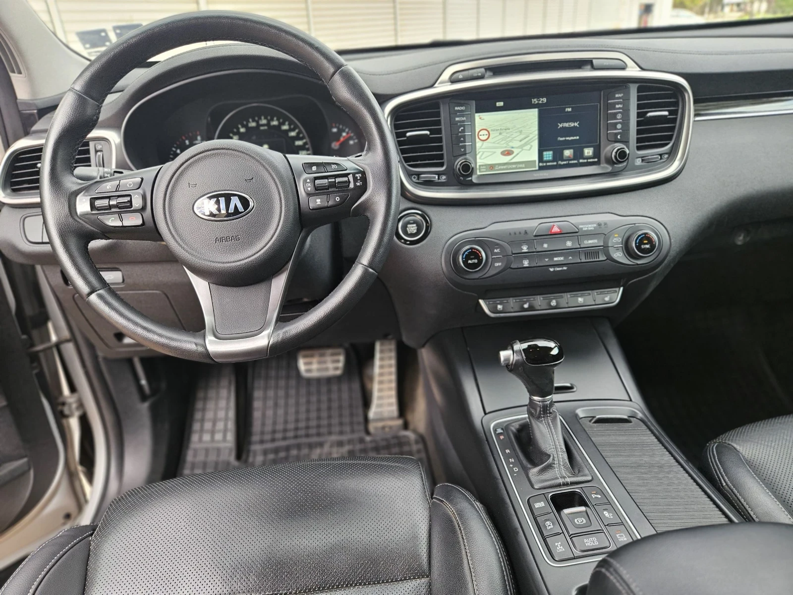 Kia Sorento 2.2 CRD PLATINUM 200кс., снимка 10 - Автомобили и джипове - 54563314