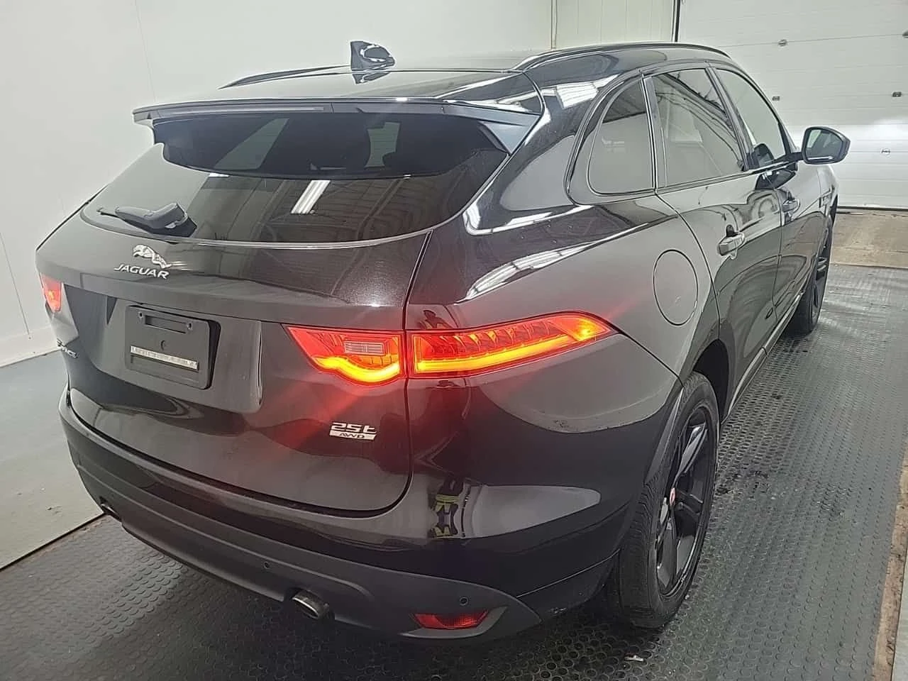 Jaguar F-PACE R SPORT| ДВА КЛЮЧА| ПАНОРАМА| ПОДГРЕВИ| CARFAX, снимка 3 - Автомобили и джипове - 54656458