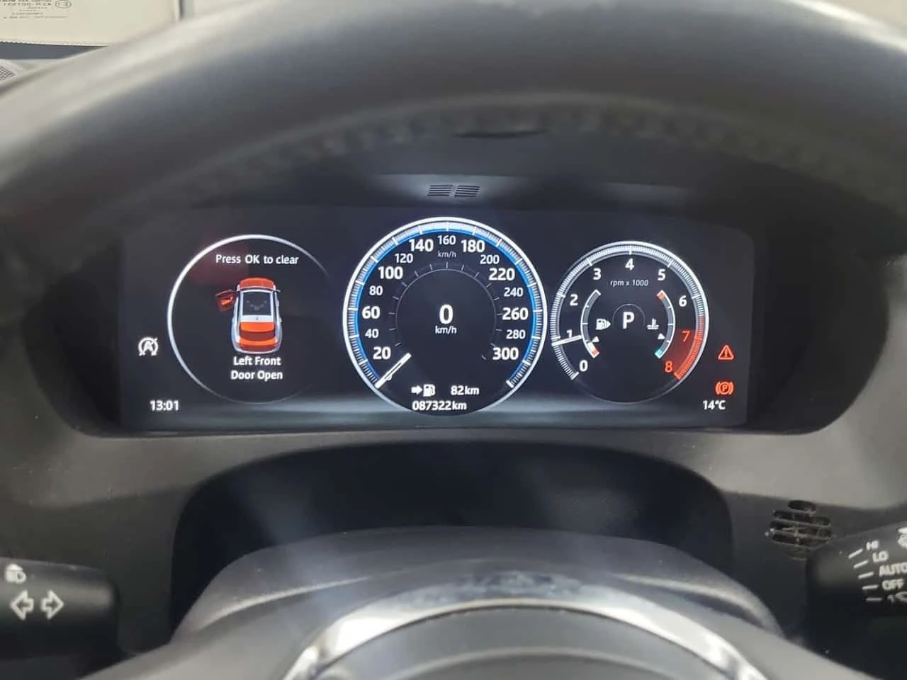Jaguar F-PACE R SPORT| ДВА КЛЮЧА| ПАНОРАМА| ПОДГРЕВИ| CARFAX, снимка 11 - Автомобили и джипове - 54656458