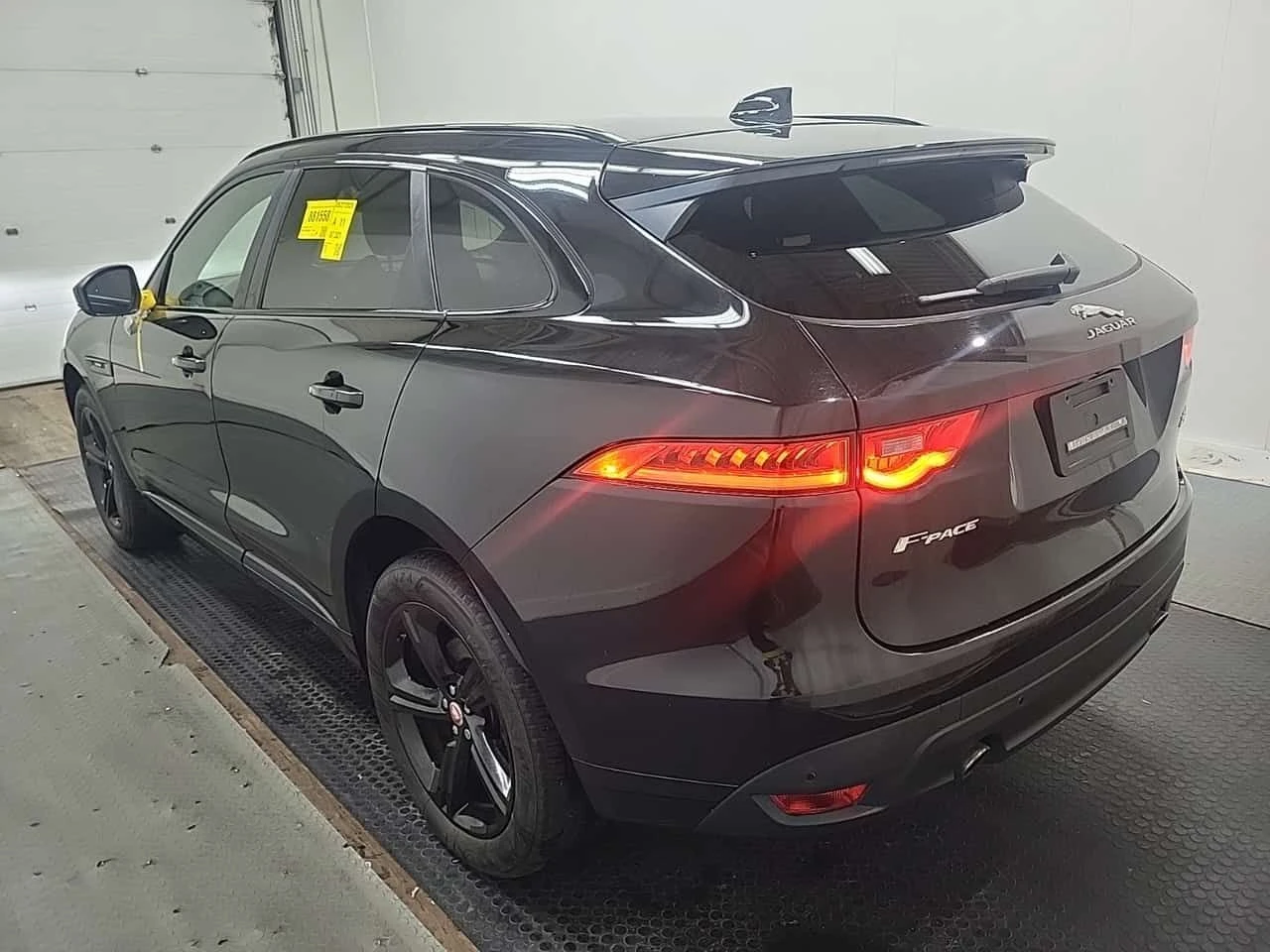 Jaguar F-PACE R SPORT| ДВА КЛЮЧА| ПАНОРАМА| ПОДГРЕВИ| CARFAX, снимка 6 - Автомобили и джипове - 54656458