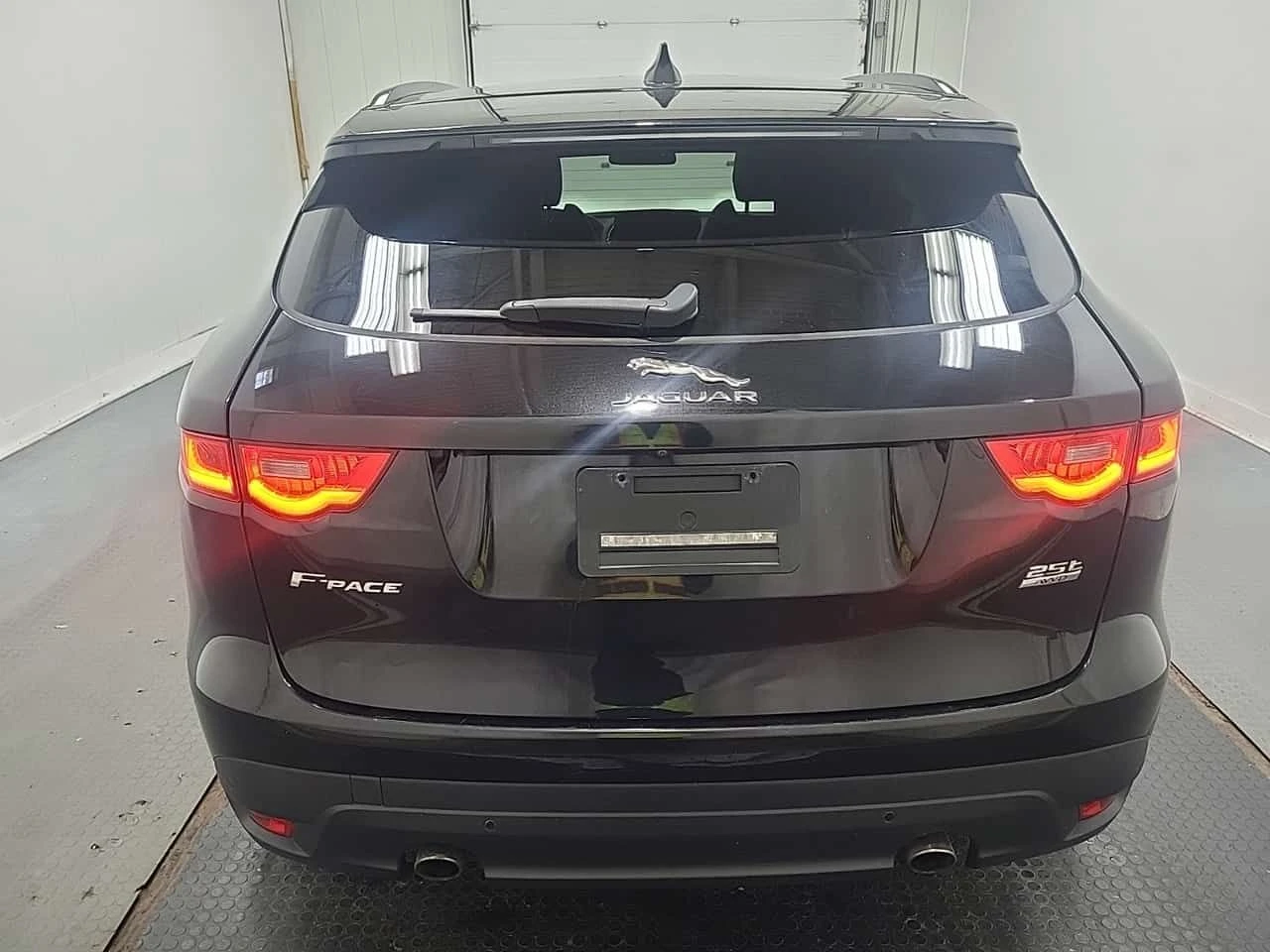 Jaguar F-PACE R SPORT| ДВА КЛЮЧА| ПАНОРАМА| ПОДГРЕВИ| CARFAX, снимка 4 - Автомобили и джипове - 54656458