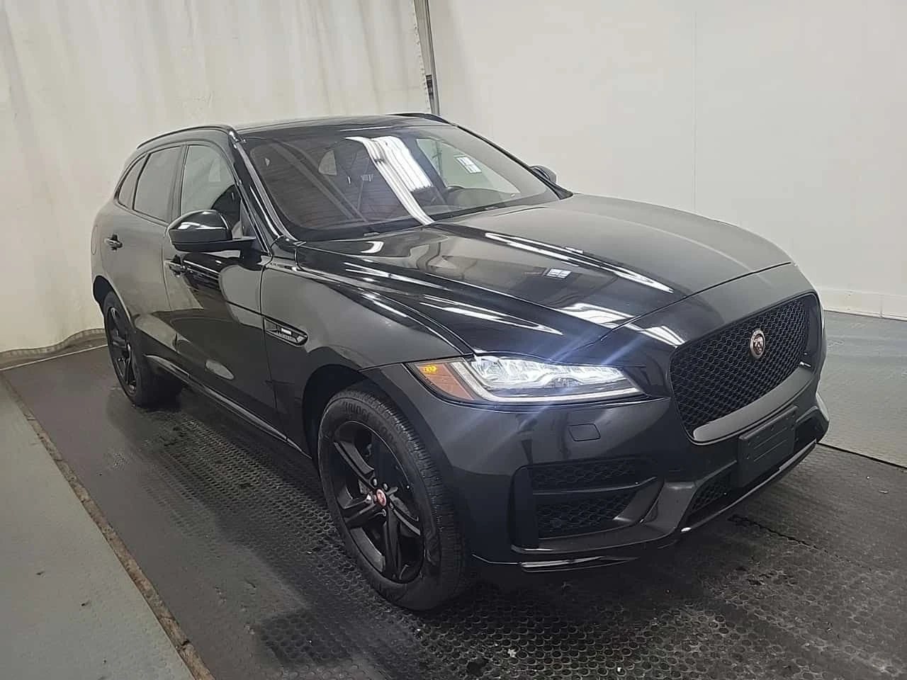 Jaguar F-PACE R SPORT| ДВА КЛЮЧА| ПАНОРАМА| ПОДГРЕВИ| CARFAX, снимка 2 - Автомобили и джипове - 54656458