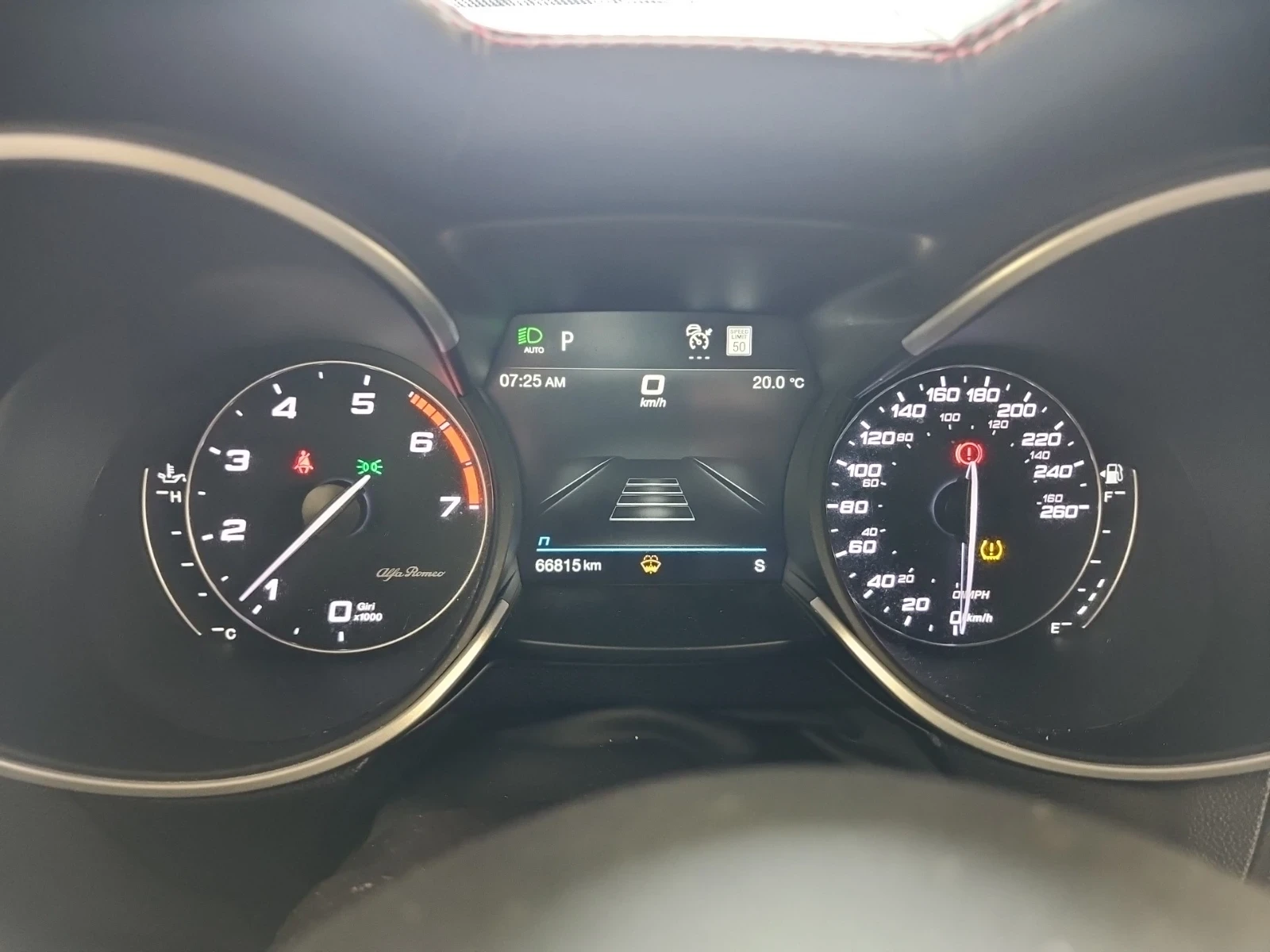 Alfa Romeo Stelvio ESTREMA * 2.0T * ПАНОРАМА * CARFAX * , снимка 10 - Автомобили и джипове - 55503535
