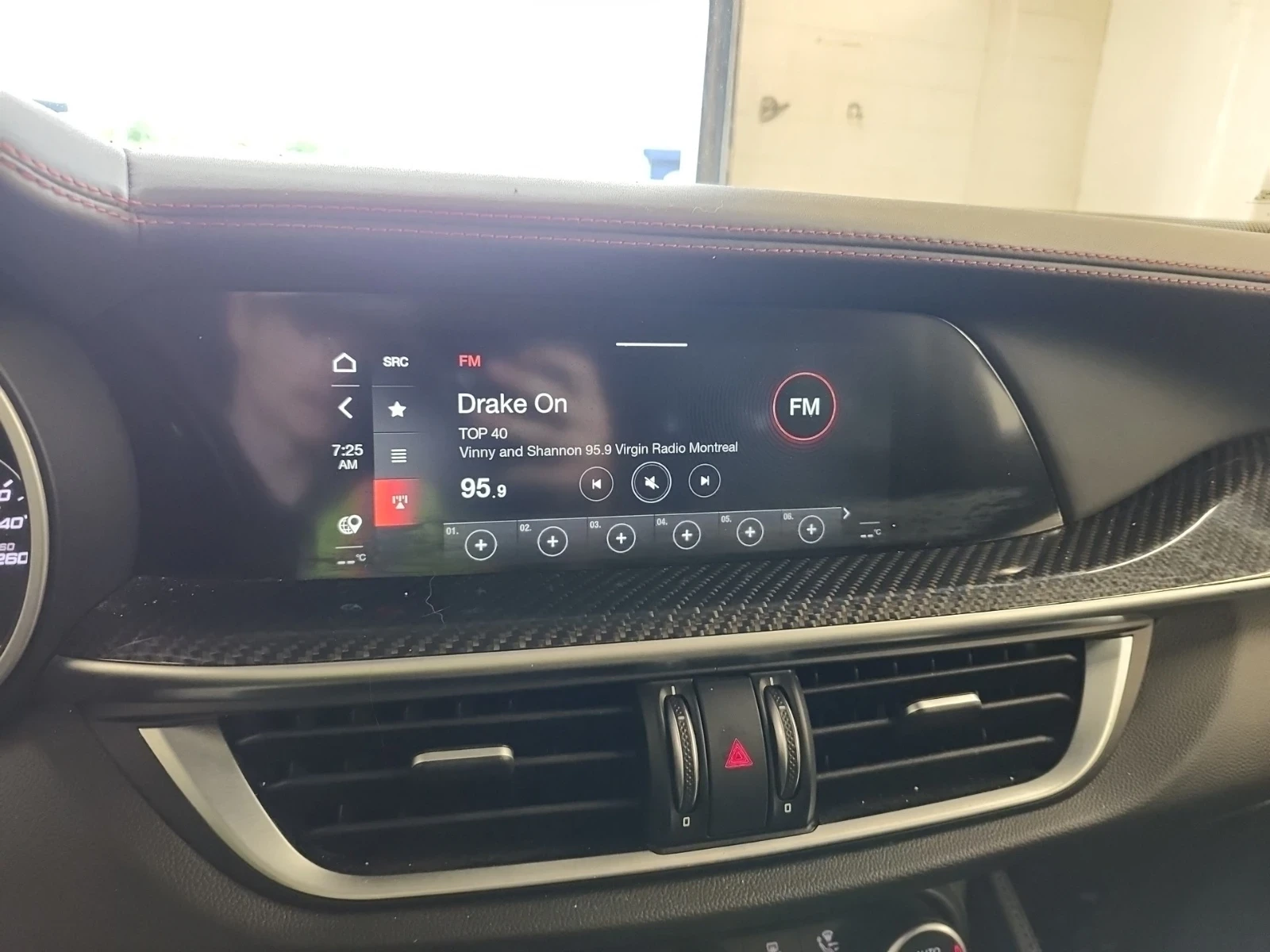 Alfa Romeo Stelvio ESTREMA * 2.0T * ПАНОРАМА * CARFAX * , снимка 11 - Автомобили и джипове - 55503535