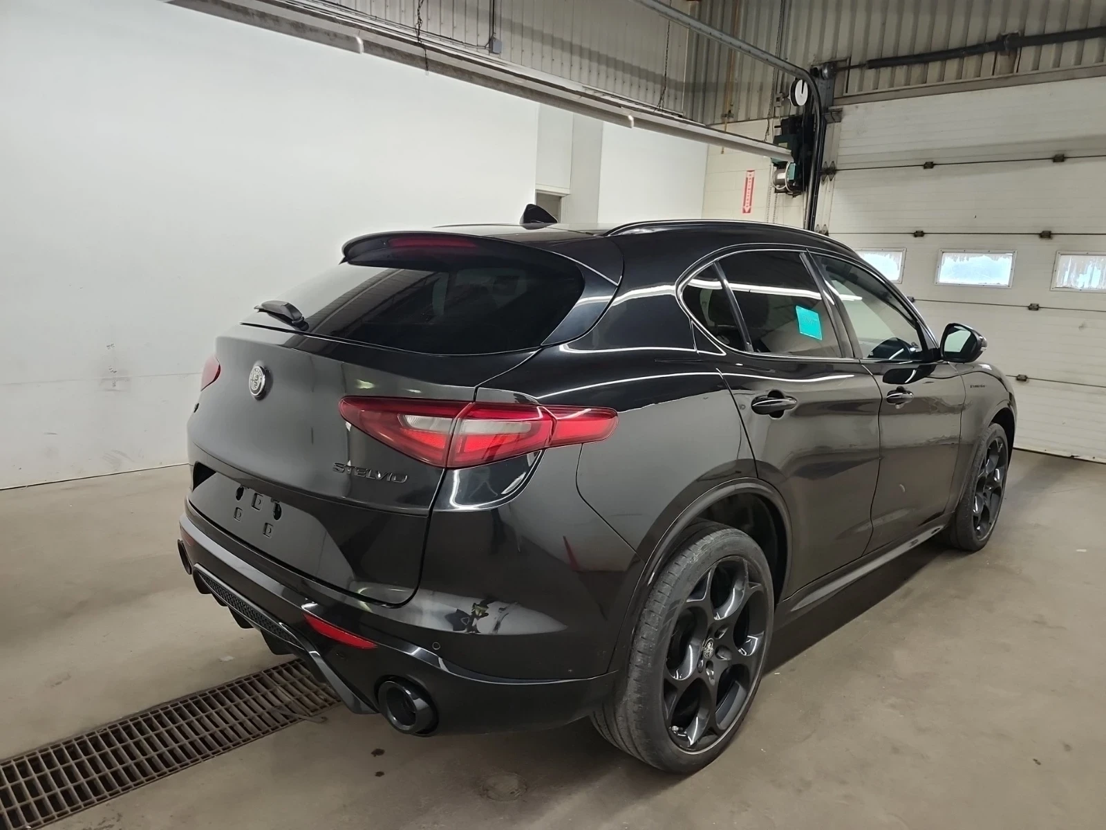 Alfa Romeo Stelvio ESTREMA * 2.0T * ПАНОРАМА * CARFAX * , снимка 4 - Автомобили и джипове - 55503535